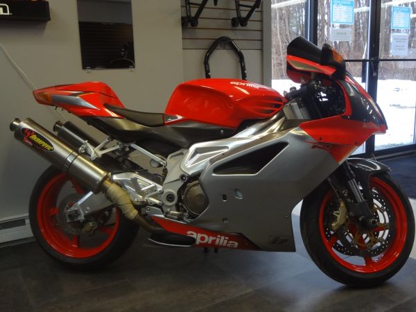 04 Aprilia RSV1000R